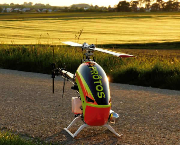 XLPower/MSH Prôtos 700 Nitro - Kit - mit CFK Heckrohr ABVERKAUF