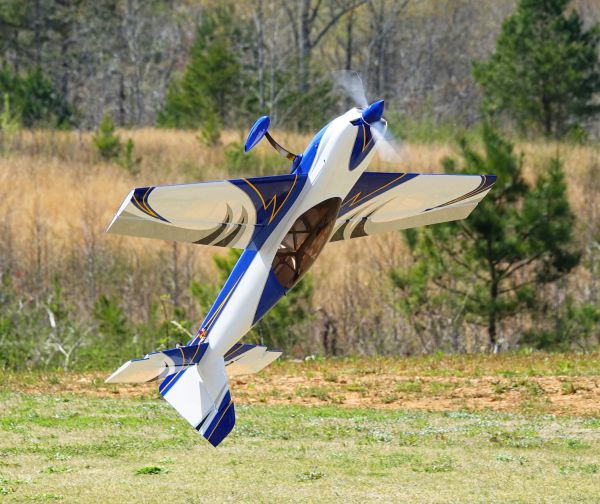 Extremeflight RC 60" Extra NG - Blau/Weiss/Silber - ARF