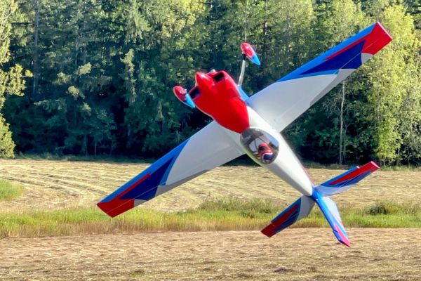 Extremeflight RC 104" Laser V2 Weiss/Blau/Rot/Silber - ARF